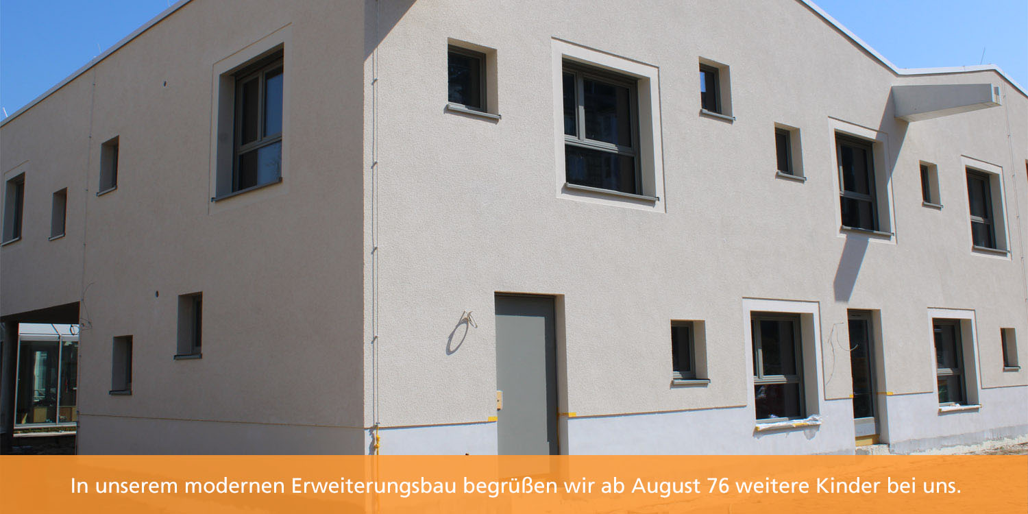 Der Erweiterungsbau steht im Rohbau auf dem Gelände der Kita.