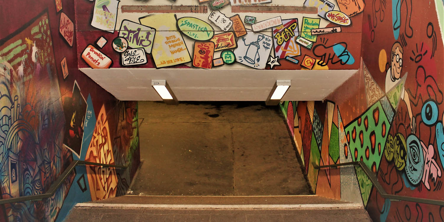 U-Bahnhof mit Graffiti