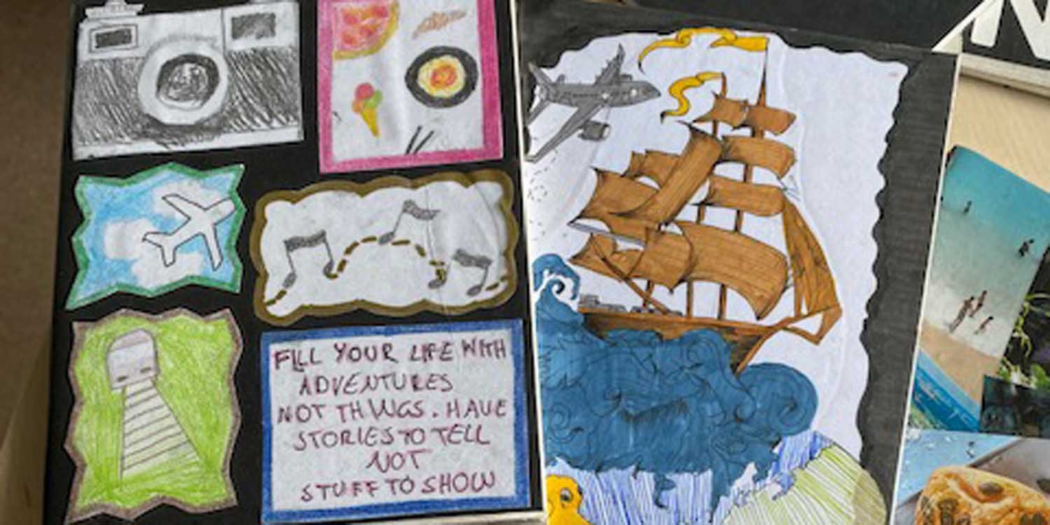 Selbst gebastelte Reisetagebücher mit gestalteten Titelbildern, die z.B. ein Schiff, ein Flugzeug oder eine Collage zeigen.